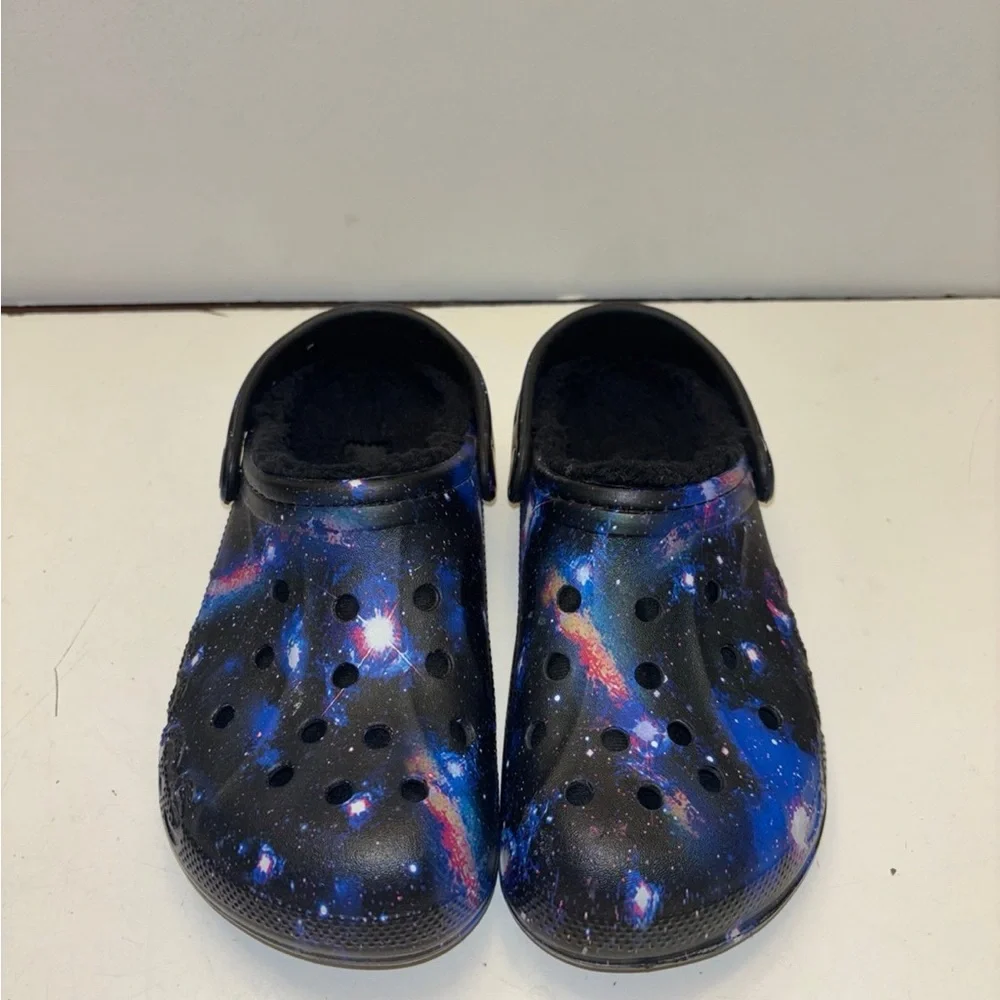 Crocs Men's and Women's Unisex Baya Lined Clogs   Men’s size 5, women’s size 7